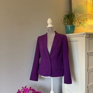Attractive Women’s Blazer - Great Color!